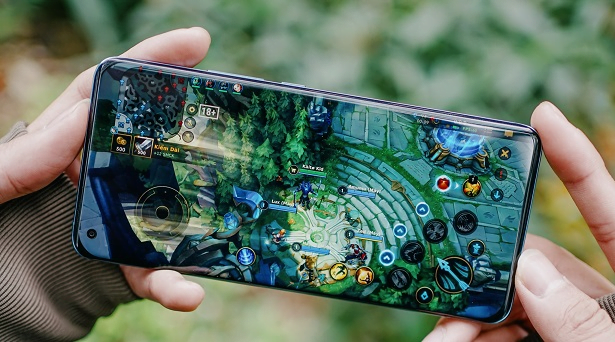 Is Xiaomi Mi 11 a good gaming Phone?